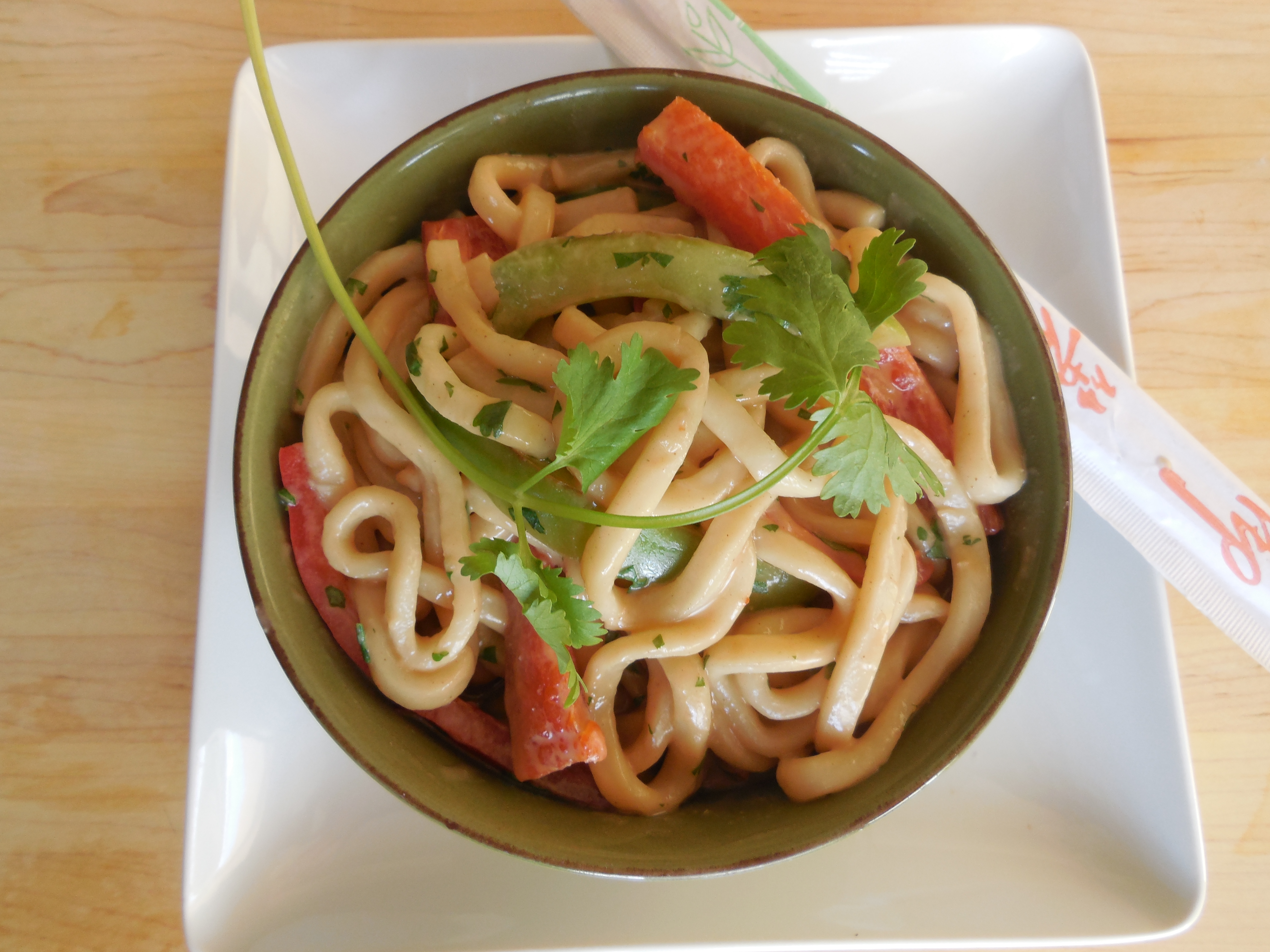 thai peanut udon noodles with bell peppers